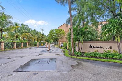 501 - 701 Nw 19th St, Condo with 2 bedrooms, 2 bathrooms and null parking in Fort Lauderdale FL | Image 3