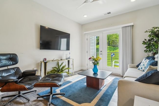 UNIT-103 - 2 Vanderbilt Blvd, Townhouse with 2 bedrooms, 2 bathrooms and null parking in Florham Park NJ | Image 12