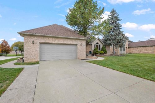 46271 Glen Eagle Dr, Shelby Township, MI, 48315-6117 | Card Image