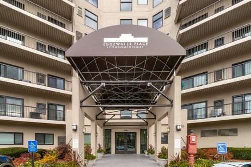 apt-204-133 Commander Shea Blvd, Quincy, MA, 02171-1561 | Card Image