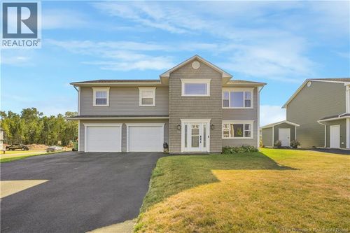 36 Burnett St, Oromocto, NB, E2V0J4 | Card Image
