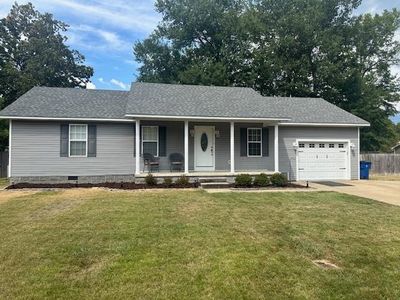 125 Cromwell St, House other with 3 bedrooms, 2 bathrooms and null parking in Savannah TN | Image 1