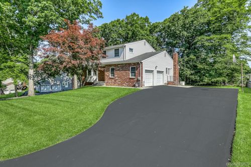 20 Dolphin Road, Clarkstown, NY, 10956 | Card Image