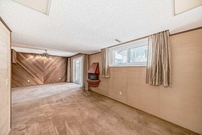 3224 108 Avenue Sw, Home with 3 bedrooms, 3 bathrooms and 2 parking in Calgary AB | Image 37