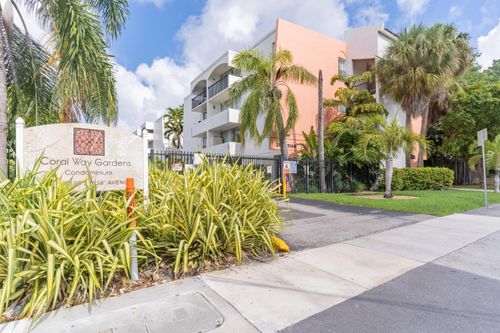 317-2160 Sw 16th Ave, Miami, FL, 33145-2848 | Card Image