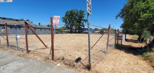 240 Mississippi St, Vallejo, CA, 94590-3852 | Card Image