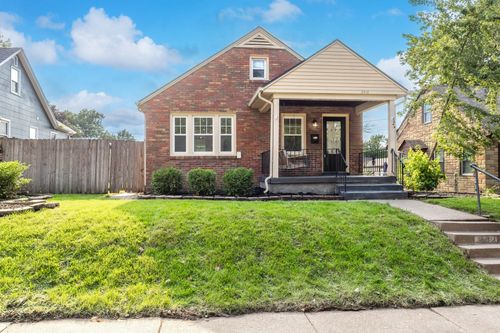 2512 N Howell St, Davenport, IA, 52804-2325 | Card Image