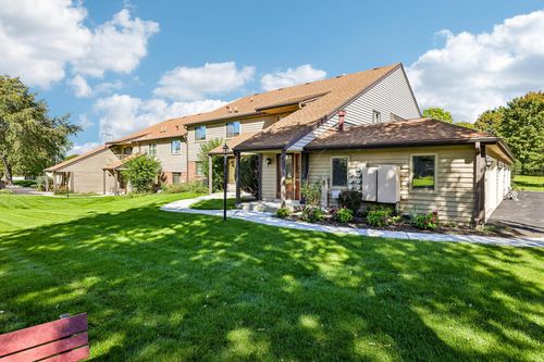 3725 W Loomis Road, Greenfield, WI, 53221 | Card Image