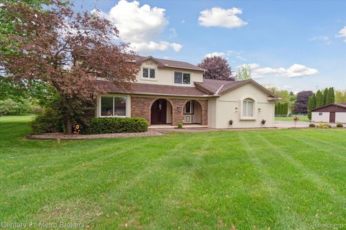 2232 Hayward St, Clio, MI, 48420-1838 | Card Image