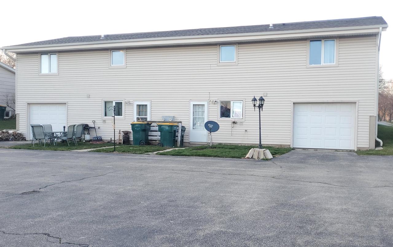 Paradise Dr, West Bend, WI 53095