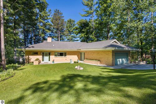 1630 Timberlane Dr, Traverse City, MI, 49686-2051 | Card Image