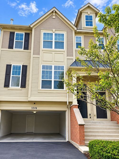 3374 Bradbury Cir, Aurora, IL, 60504-6618 | Card Image
