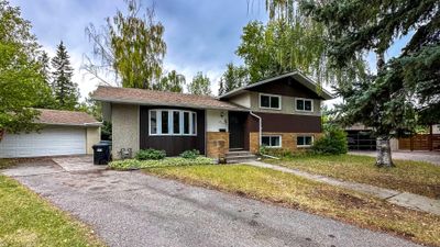 3715 Valdes Pl Nw, House detached with 4 bedrooms, 1 bathrooms and 4 parking in Calgary AB | Image 1