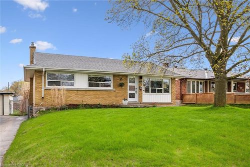 154 Oriole St, Waterloo, ON, N2J2B4 | Card Image