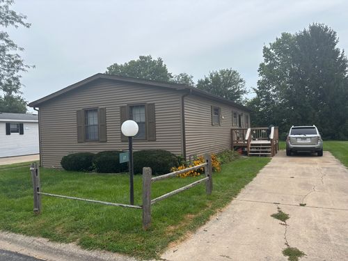 17 Cedar Ln, Sandwich, IL, 60548-9592 | Card Image