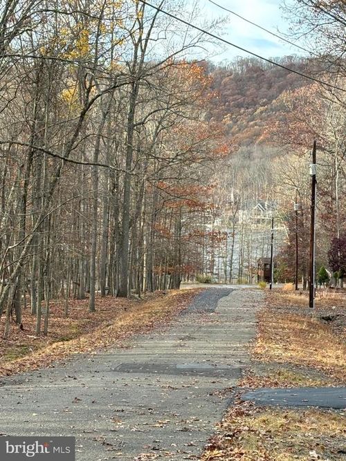 D126 Tuscarora Dr W, Hazleton, PA, 18202 | Card Image