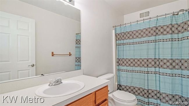 Full bath upstairs | Image 19