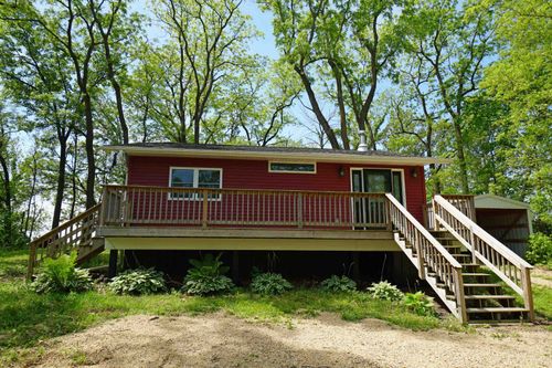 2 Woods Edge Dr E, Stockton, IL, 61085-9183 | Card Image