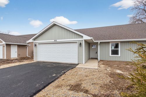 305-305 W South St, DURAND, IL, 61024-9407 | Card Image