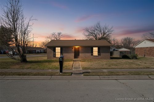 1701 National Ave, Jeffersonville, IN, 47130-2975 | Card Image