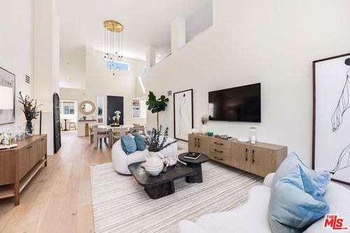 429-6487 Cavalleri Rd, Malibu, CA, 90265-4072 | Card Image