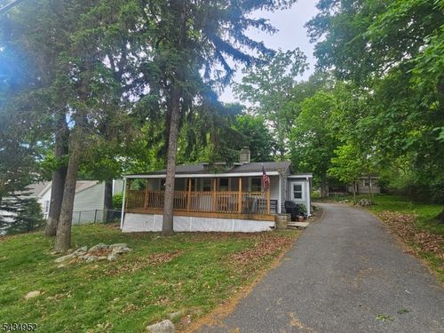10 Shawnee Rd, Hopatcong, NJ, 07843-1425 | Card Image
