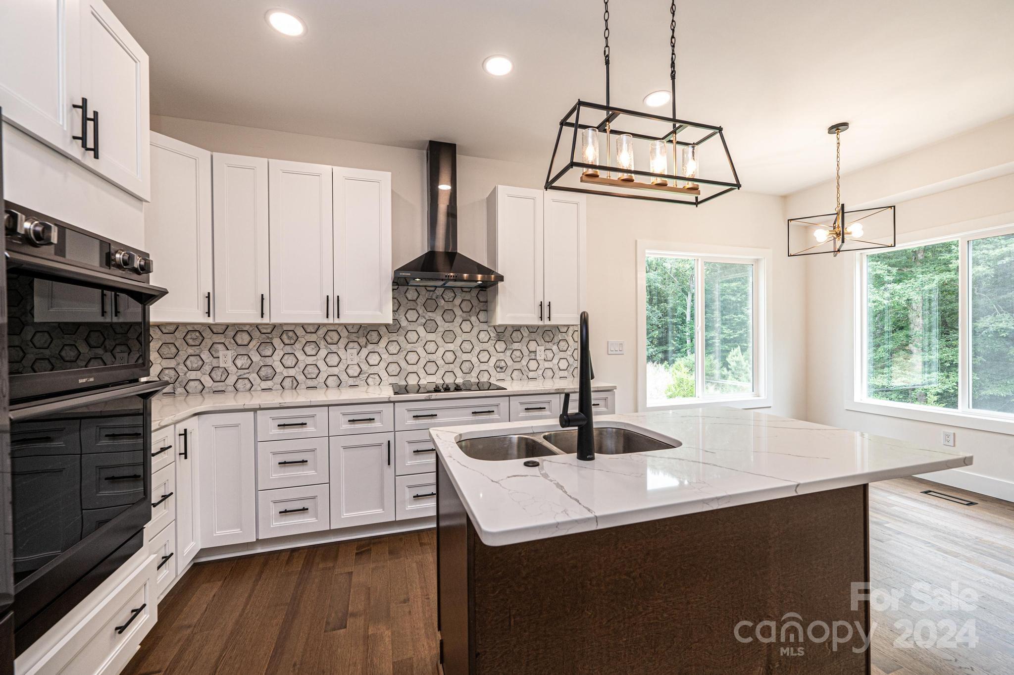 Midway Sand Rd, Hickory, NC 28601
