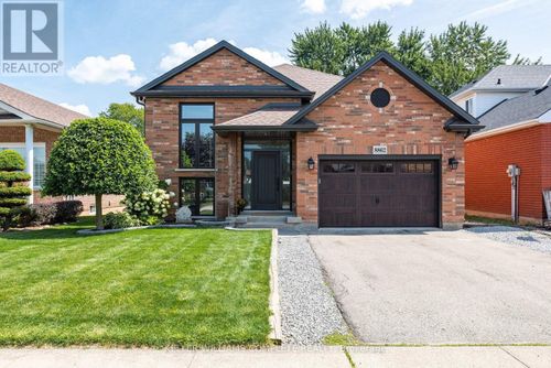 8862 Nassau Ave, Niagara Falls, ON, L2G7W5 | Card Image