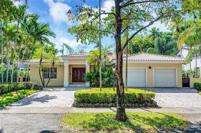 526 Madeira Ave, House other with 3 bedrooms, 3 bathrooms and null parking in Coral Gables FL | Image 2