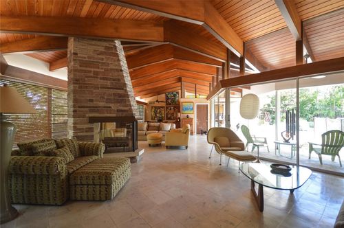 2132 Bayview Dr, Fort Lauderdale, FL, 33305-3640 | Card Image