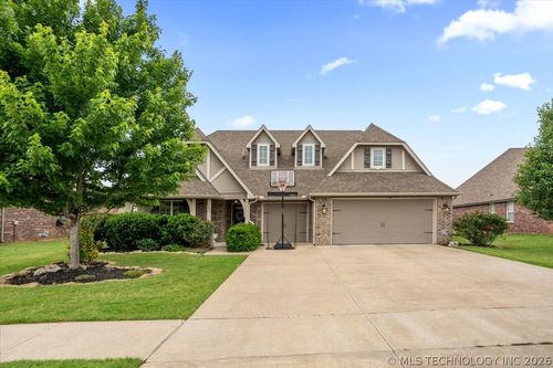15517 E 87th Pl N, Owasso, OK, 74055-9410 | Card Image