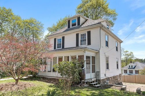 21 Howe St, Wellesley, MA, 02482-4609 | Card Image