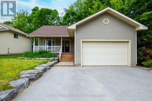 17 Short St, Fenelon Falls, ON, K0M1N0 | Card Image
