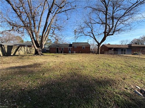 19 Plantation Dr, Hampton, VA, 23669-2327 | Card Image