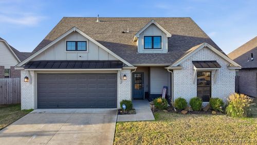 12008 N 131st East Ave, Collinsville, OK, 74021-1108 | Card Image