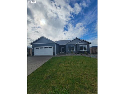 912 Medina Ave, Sutherlin, OR, 97479-9164 | Card Image