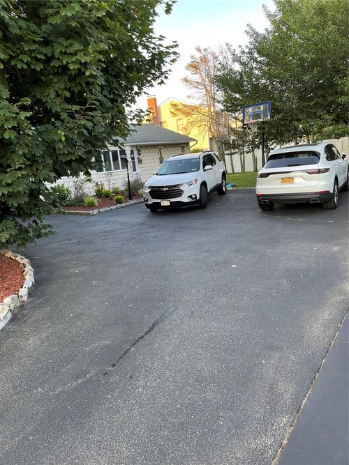 15 Bishoff Ave, Bethpage, NY, 11714-2802 | Card Image