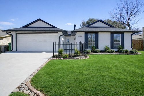 3507 Landers Ln, Arlington, TX, 76014-3521 | Card Image