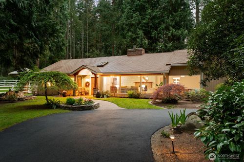 16 Bridlewood Cir, Kirkland, WA, 98033-8740 | Card Image