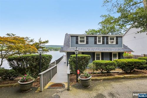 62 Board Rd, Hewitt, NJ, 07421-3169 | Card Image