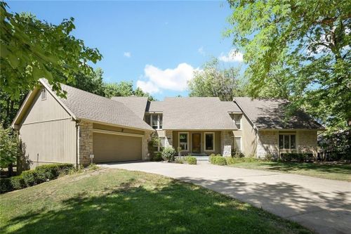 10516 W 123rd St, Overland Park, KS, 66213-1980 | Card Image