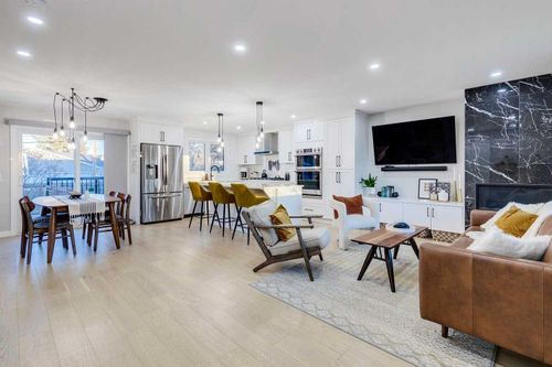 4528 Vegas Rd Nw, Calgary, AB, T3A0N1 | Card Image