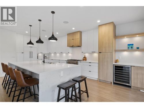 2-1452 Ethel St, Kelowna, BC, V1Y2X7 | Card Image