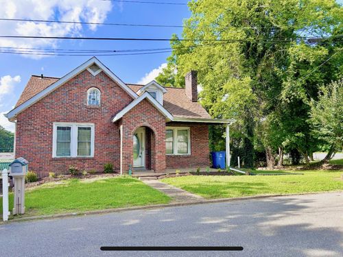122 W Lake St, Camden, TN, 38320 | Card Image