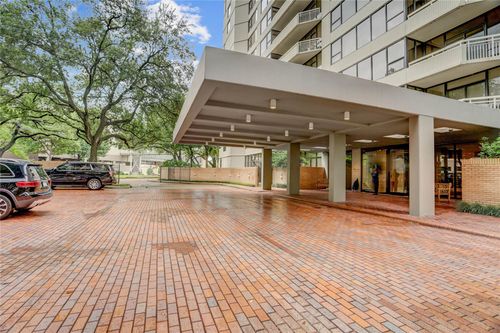 18f-15 Greenway Plz, Houston, TX, 77046-1505 | Card Image