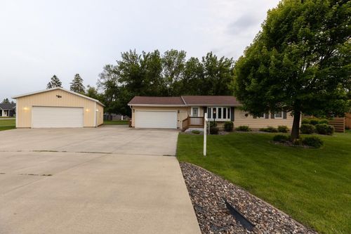 2303 9th Ave Sw, Austin, MN, 55912-1302 | Card Image
