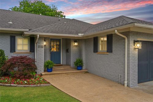 1722 Coventry Lane, Nichols Hills, OK, 73120 | Card Image
