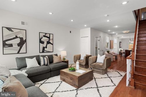 2051 Morris St, PHILADELPHIA, PA, 19145-1424 | Card Image