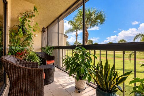 202-9450 Meadowood Dr, Fort Pierce, FL, 34951 | Card Image