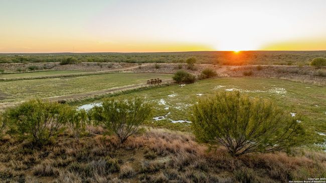9239 Fm 133, Home with 7 bedrooms, 7 bathrooms and null parking in Cotulla TX | Image 79